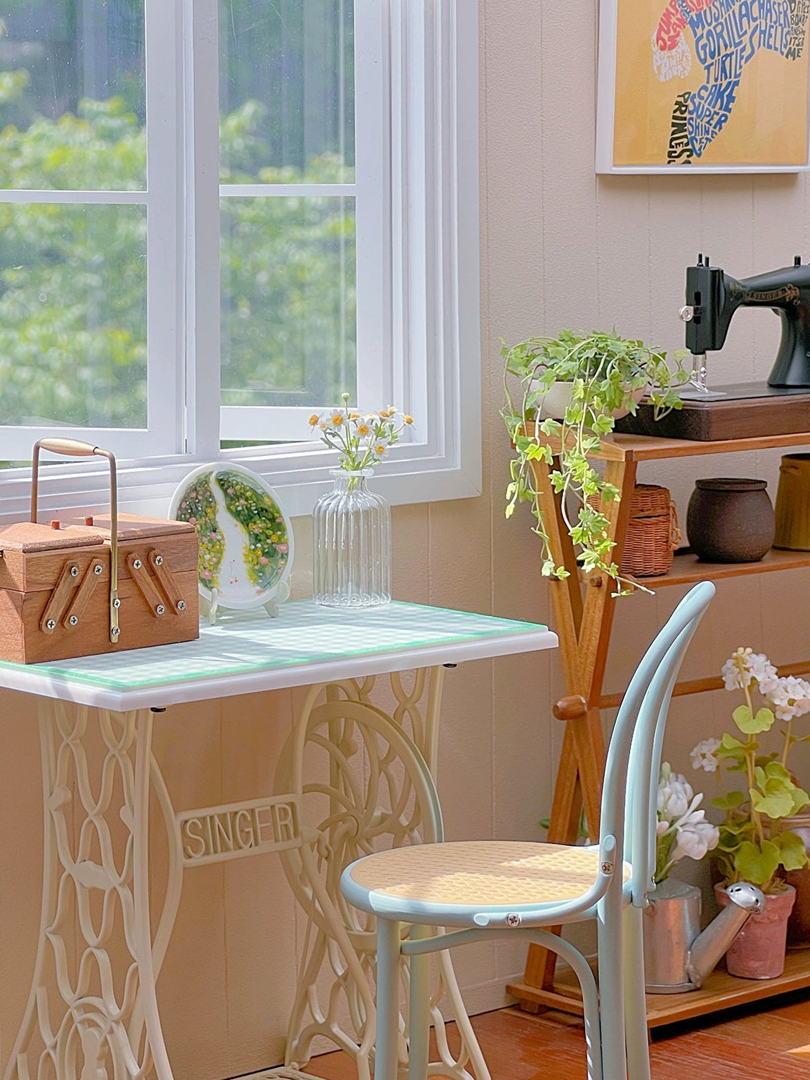 1/6 Scale Vintage Sewing Machine with Table – Miniature Dollhouse Furniture for BJD & Blythe
