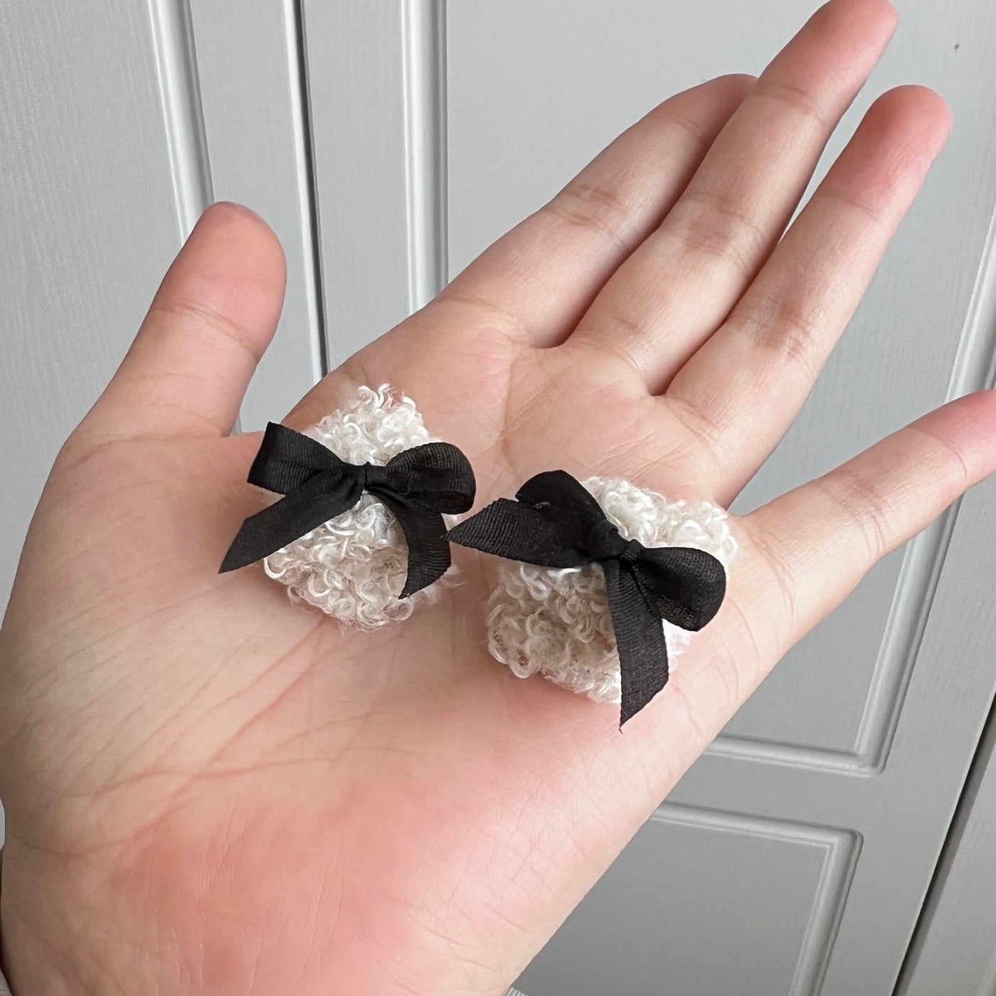 1/6 Scale Fuzzy Doll Slippers with Bow | Cute Indoor Shoes for dolls