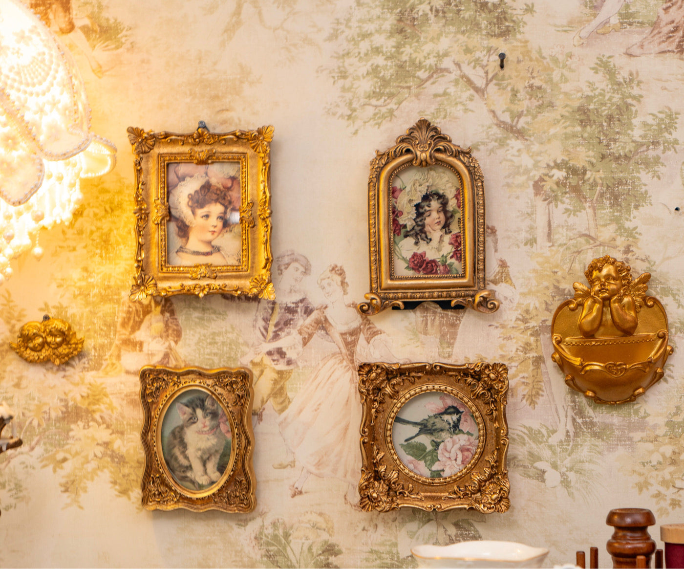 Vintage Gold Embossed Mini Frames – European Wall Decor