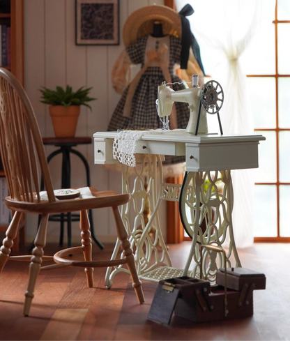 1/6 Scale Vintage Sewing Machine with Table – Miniature Dollhouse Furniture for BJD & Blythe