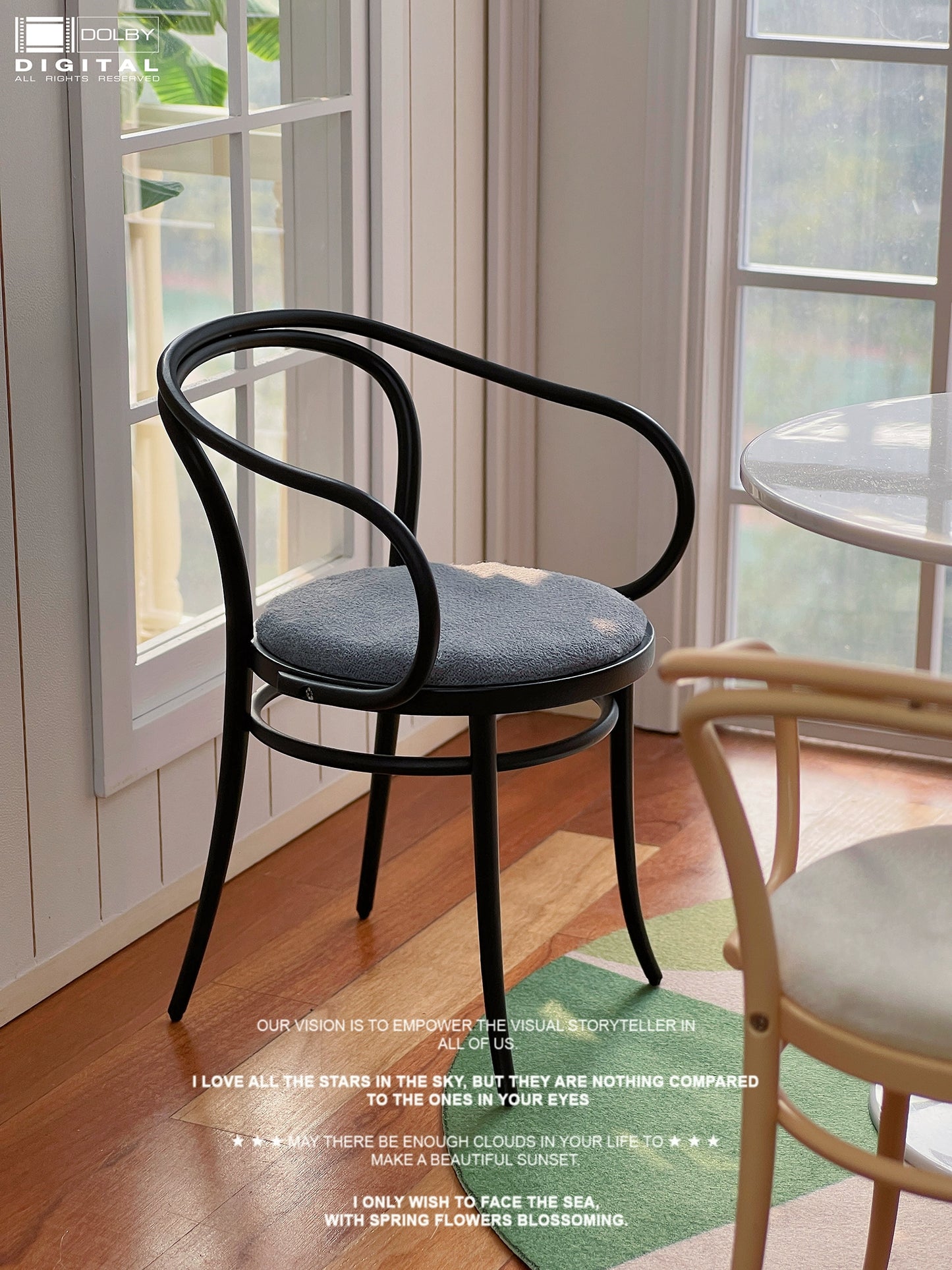 1/6 Scale Modern Vintage Armchair – Miniature Dollhouse Furniture for BJD & Blythe | Random Cushion Colors