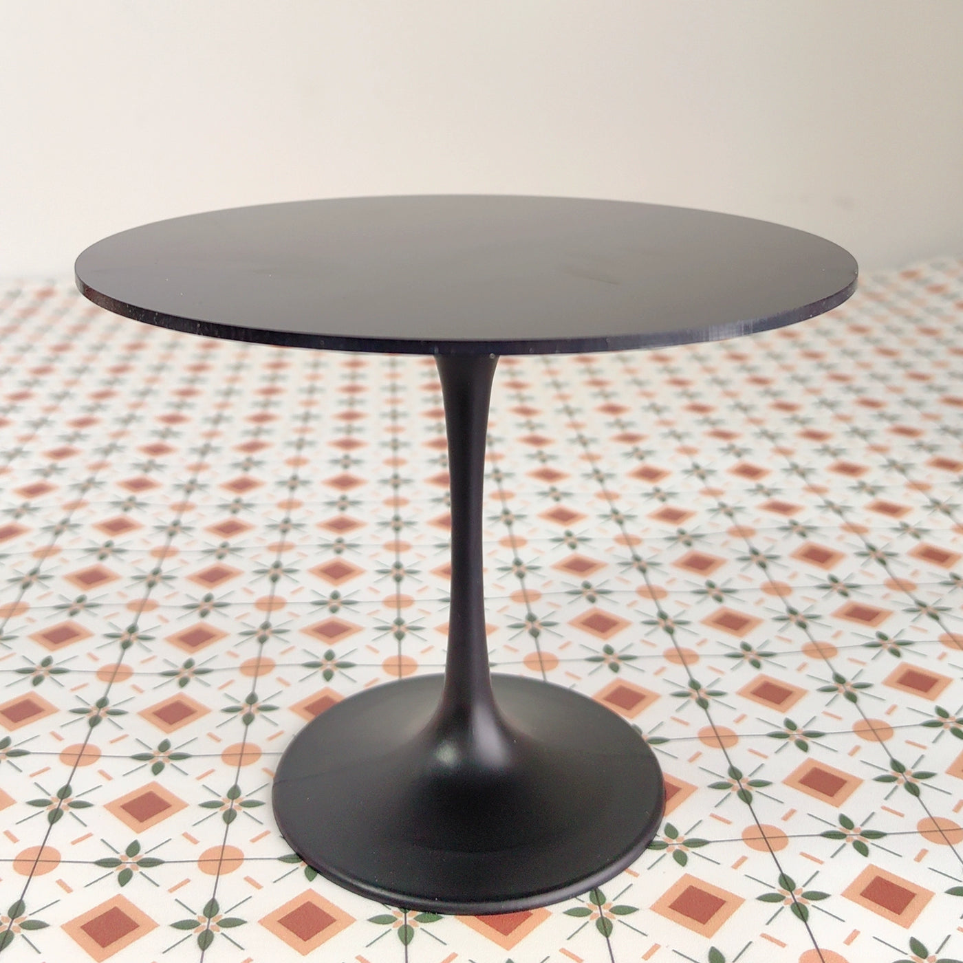 1/6 Scale Round Dining Table – Minimalist Dollhouse Furniture for BJD & Blythe | Black & White, 2 Sizes Available