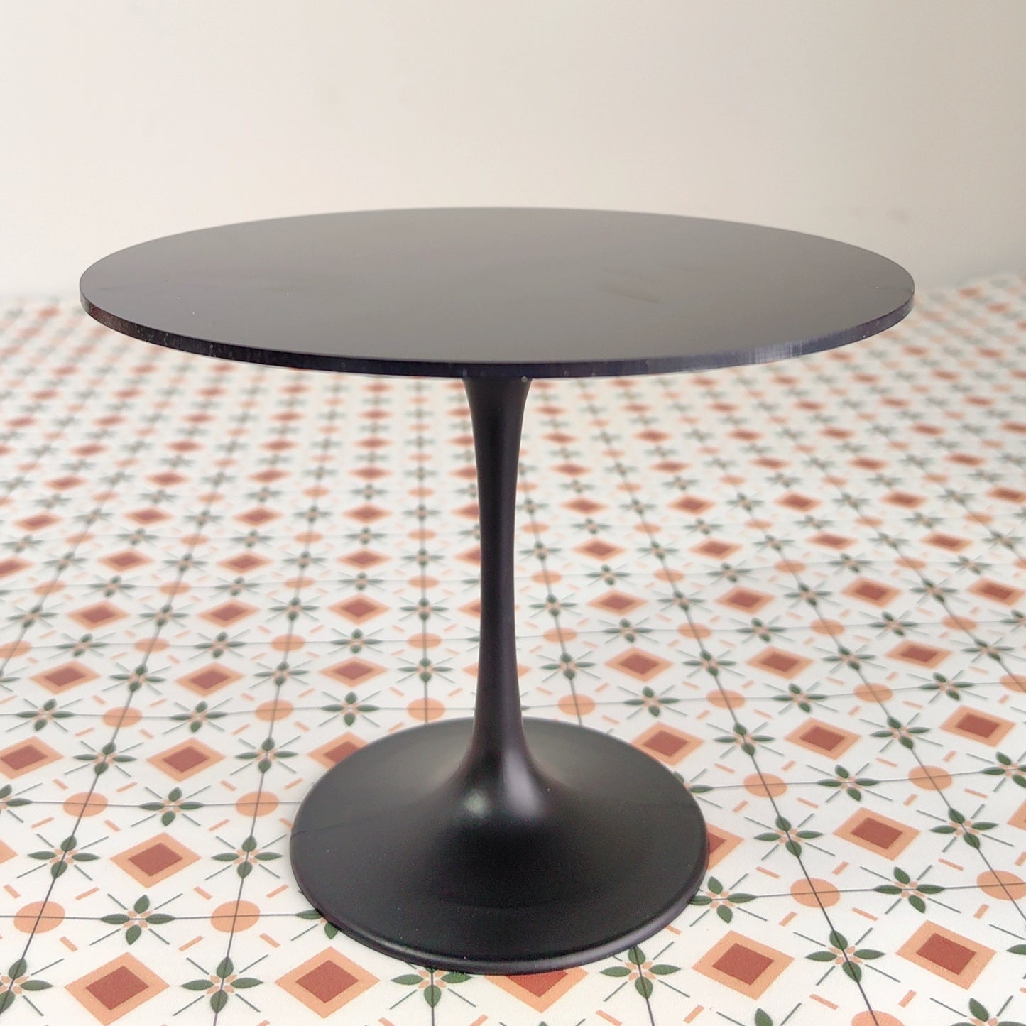 1/6スケール ラウンドダイニングテーブル – BJD＆ブライス用ミニマリストドールハウス家具 | ブラック＆ホワイト、2サイズ展開