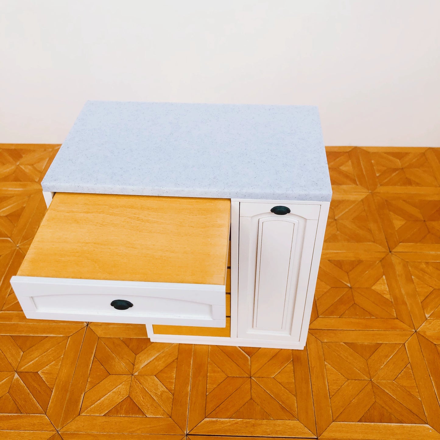 1/6 Scale Dollhouse Kitchen Furniture Set – 9-Piece Modular Cabinets in White  | BJD & Blythe Miniature Kitchen