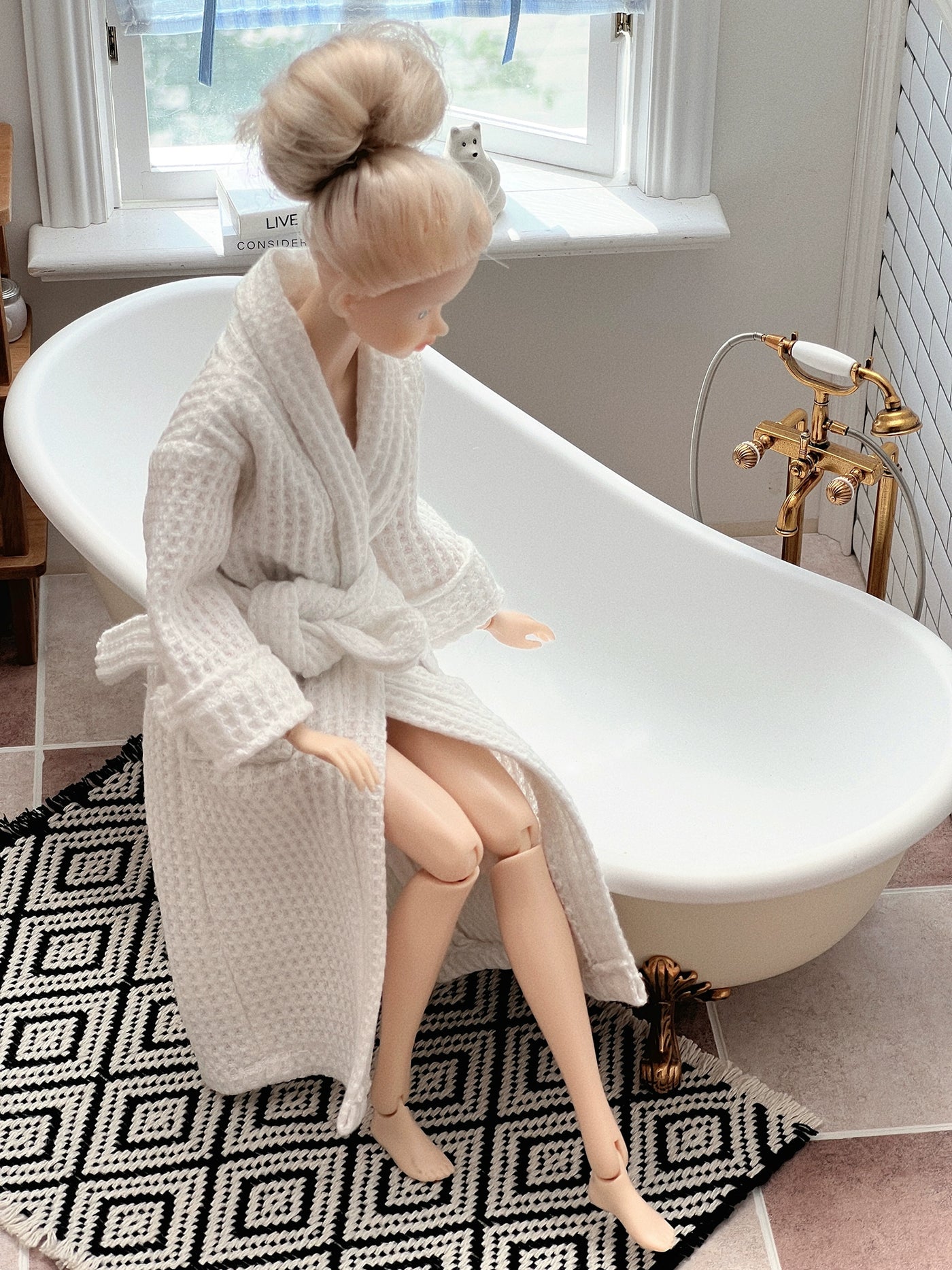 1/6 Scale Vintage Shower Head – Miniature Dollhouse Bathroom Accessory for BJD & Blythe (Gold & Silver Colors)