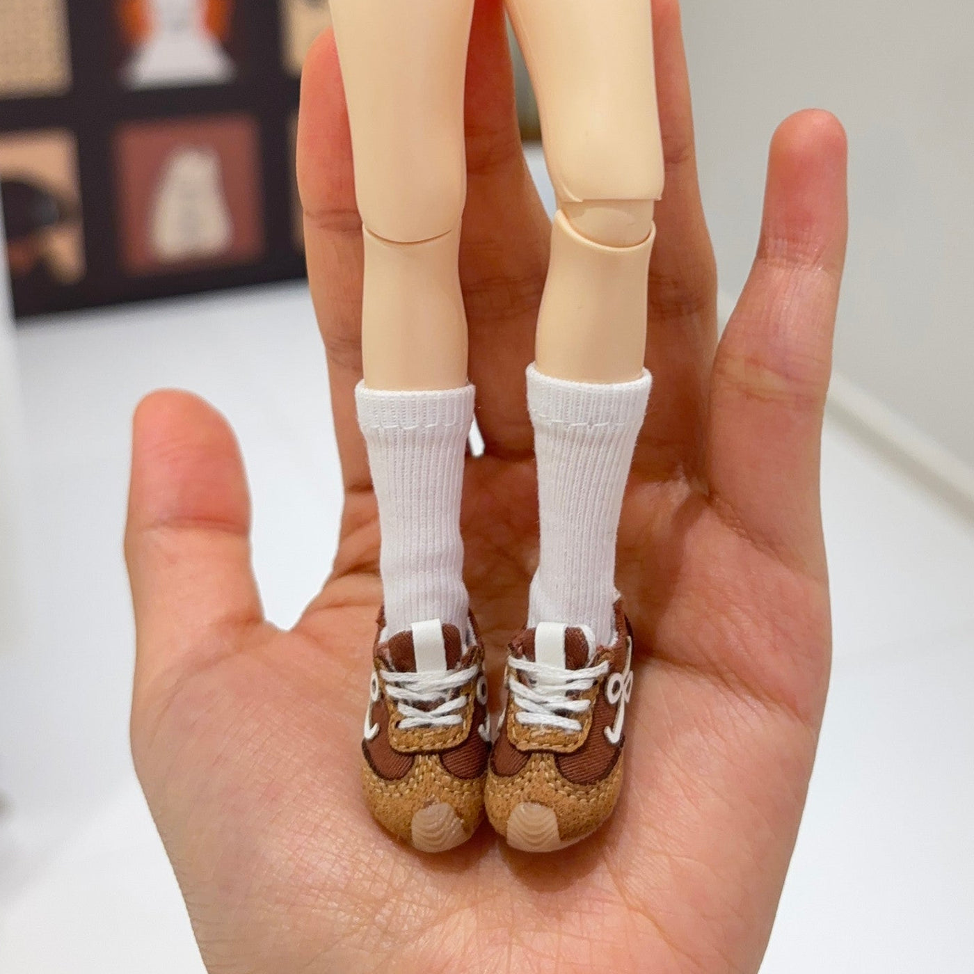 Scale-Accurate Embroidered Doll Sneakers – Multi-Color | Universal Fit for Blythe, Licca, Azone, FR & Obitsu 22/24