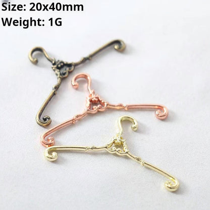 1/6ドールハウス ドールハウス 撮影小道具 ポケット家具モデル シミュレーション ミニ木製ハンガー 合金ハンガー