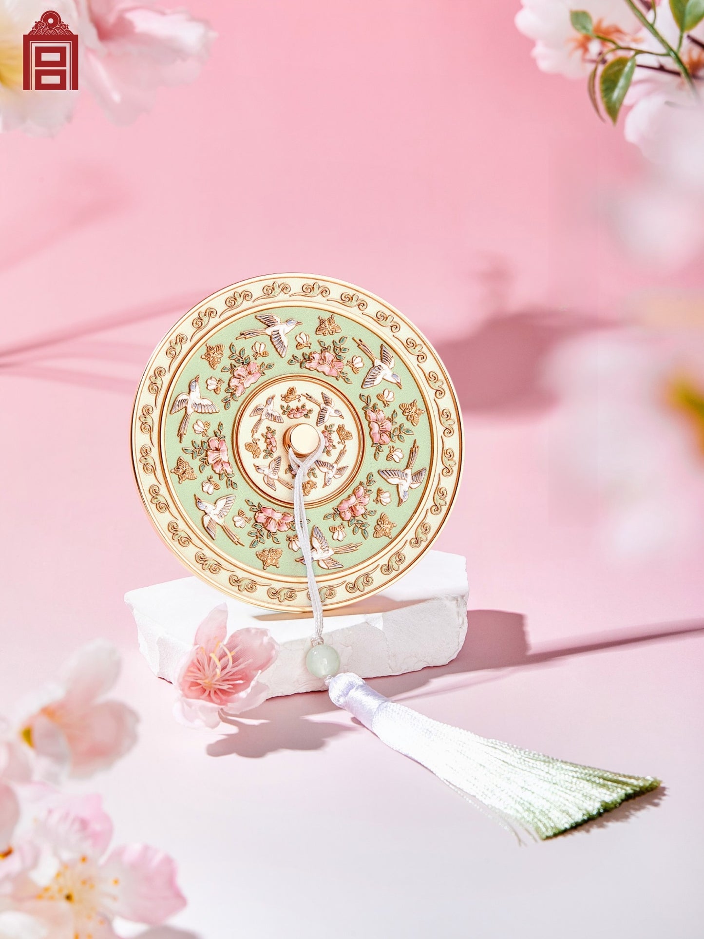 故宮からお届け | 故宮博物院の遺物にインスパイアされた携帯用鏡 – 手持ち式、ブロンズ調、折りたたみ式、コーム付きギフトセット