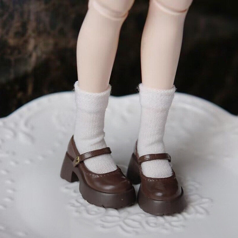 Vintage platform Mary Jane doll shoes with patent leather finish, fitting Blythe, Licca, Azone, FR and Obitsu 22/24. brownエナメル仕上げのレトロ厚底メリージェーンドールシューズ。ブライス・オビツ22/24対応。